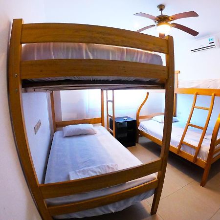 Kiwi Suites Hostel Montanita Ngoại thất bức ảnh