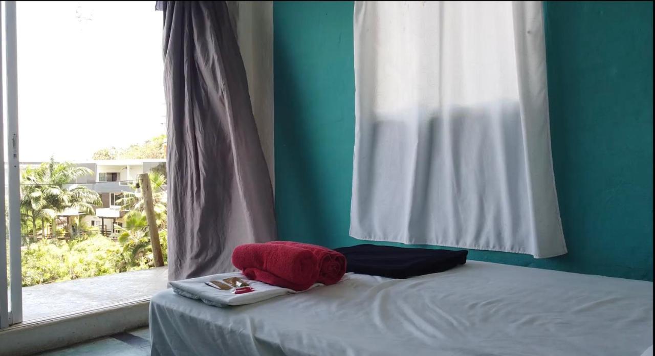 Kiwi Suites Hostel Montanita Ngoại thất bức ảnh
