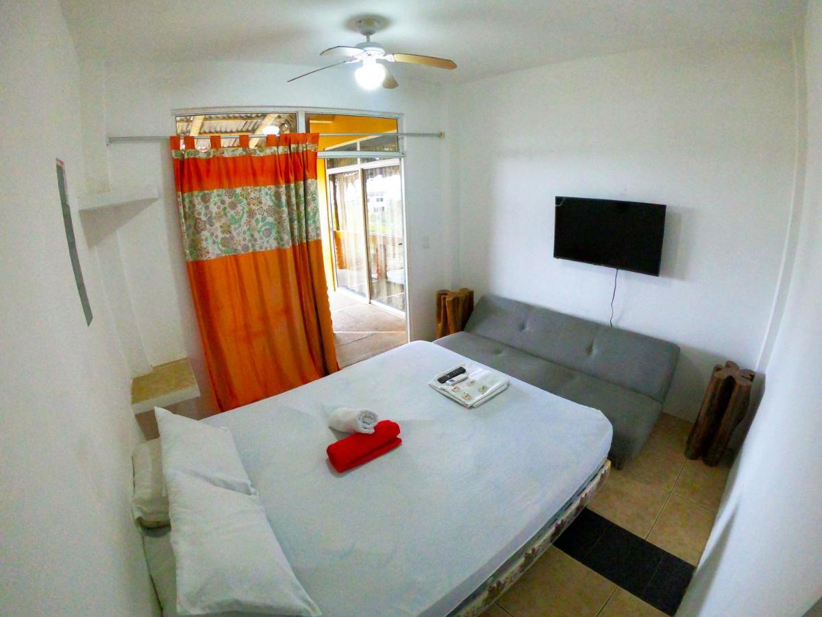 Kiwi Suites Hostel Montanita Ngoại thất bức ảnh