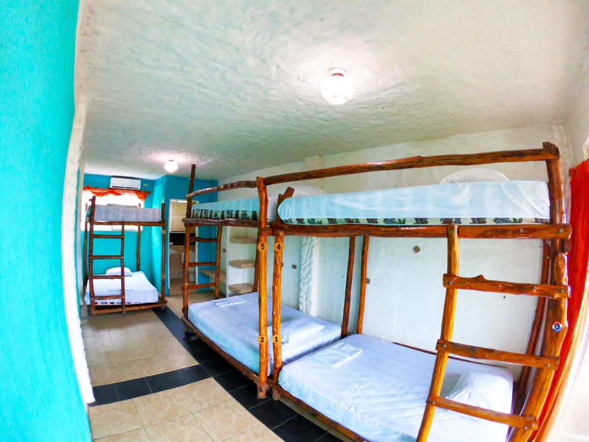 Kiwi Suites Hostel Montanita Ngoại thất bức ảnh