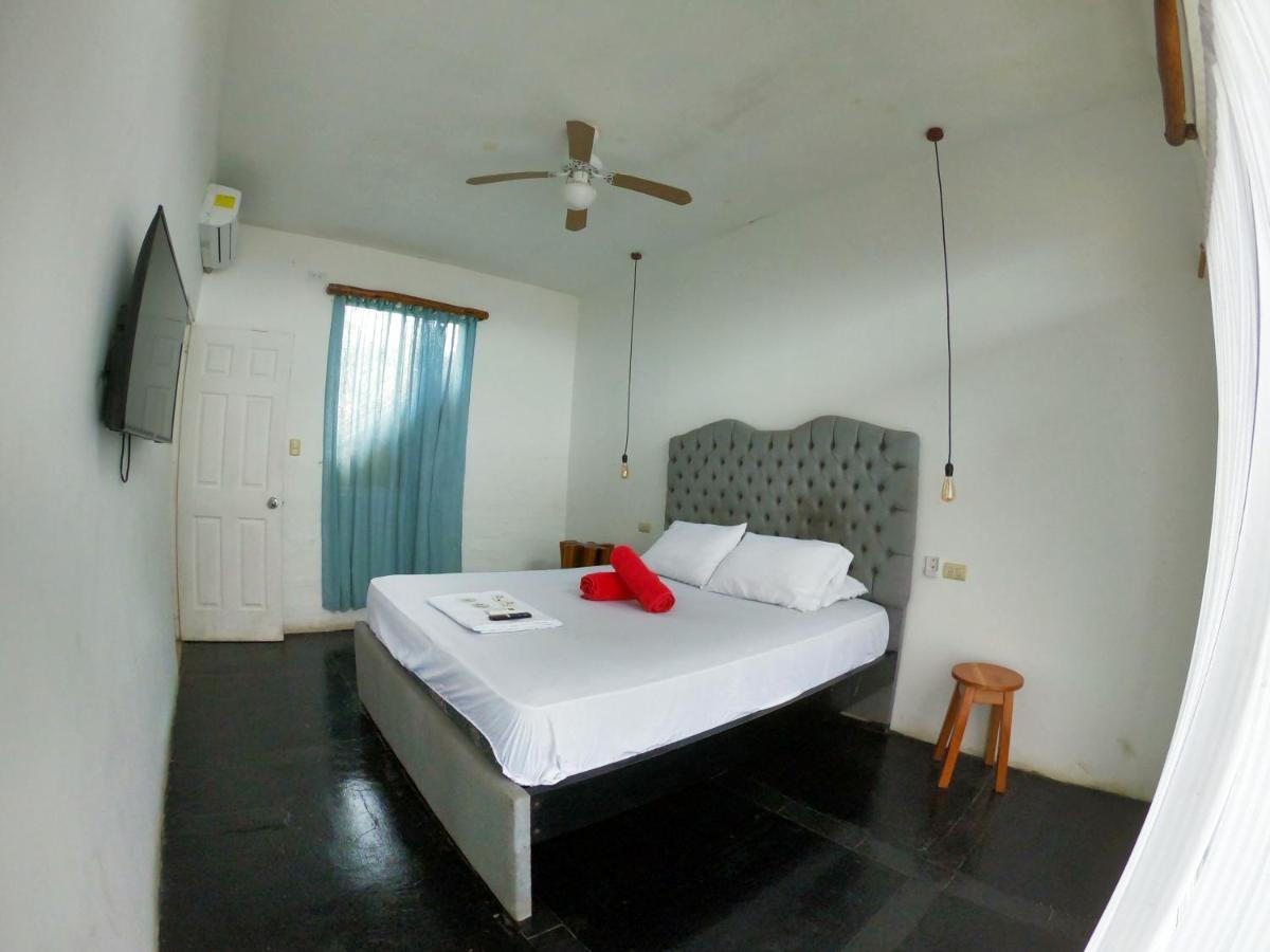 Kiwi Suites Hostel Montanita Ngoại thất bức ảnh