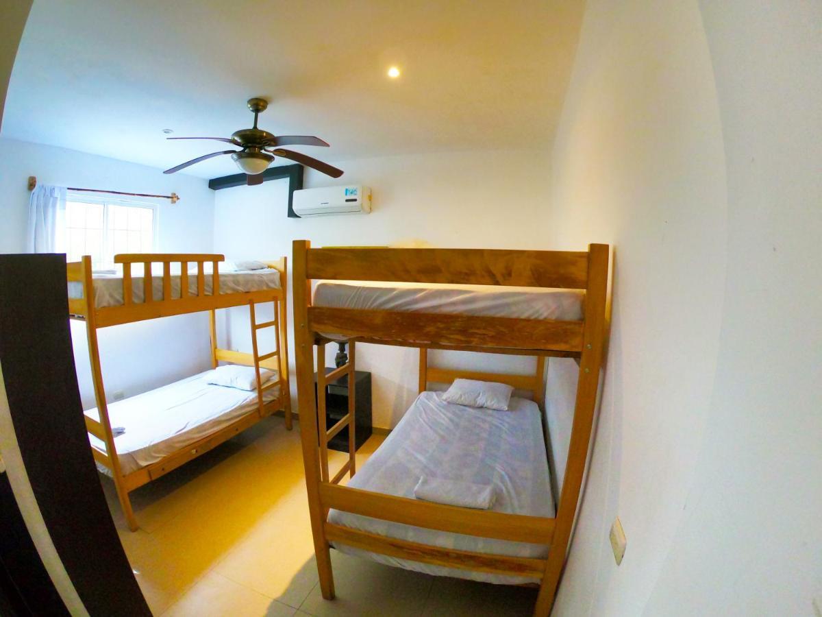 Kiwi Suites Hostel Montanita Ngoại thất bức ảnh