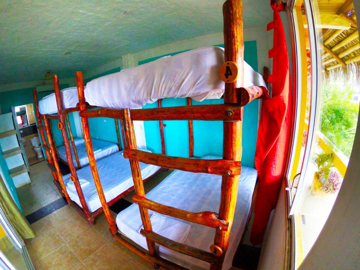 Kiwi Suites Hostel Montanita Ngoại thất bức ảnh