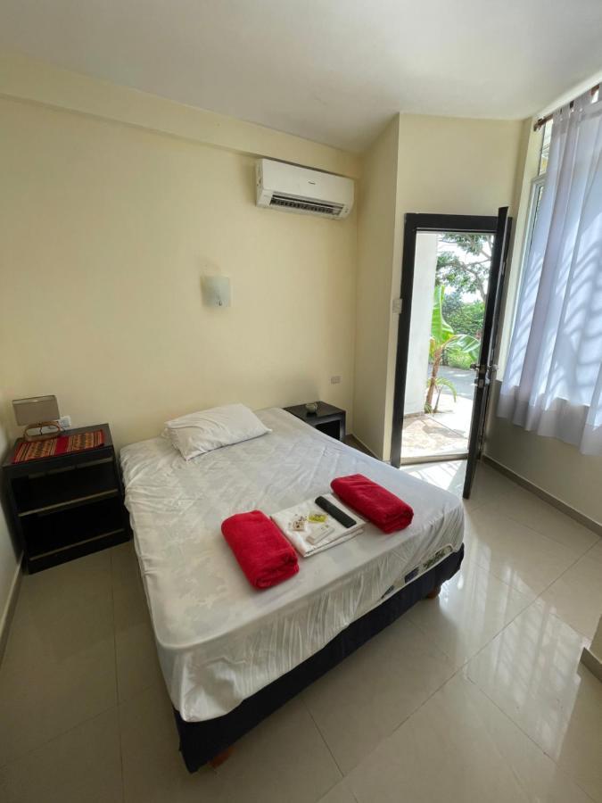 Kiwi Suites Hostel Montanita Ngoại thất bức ảnh