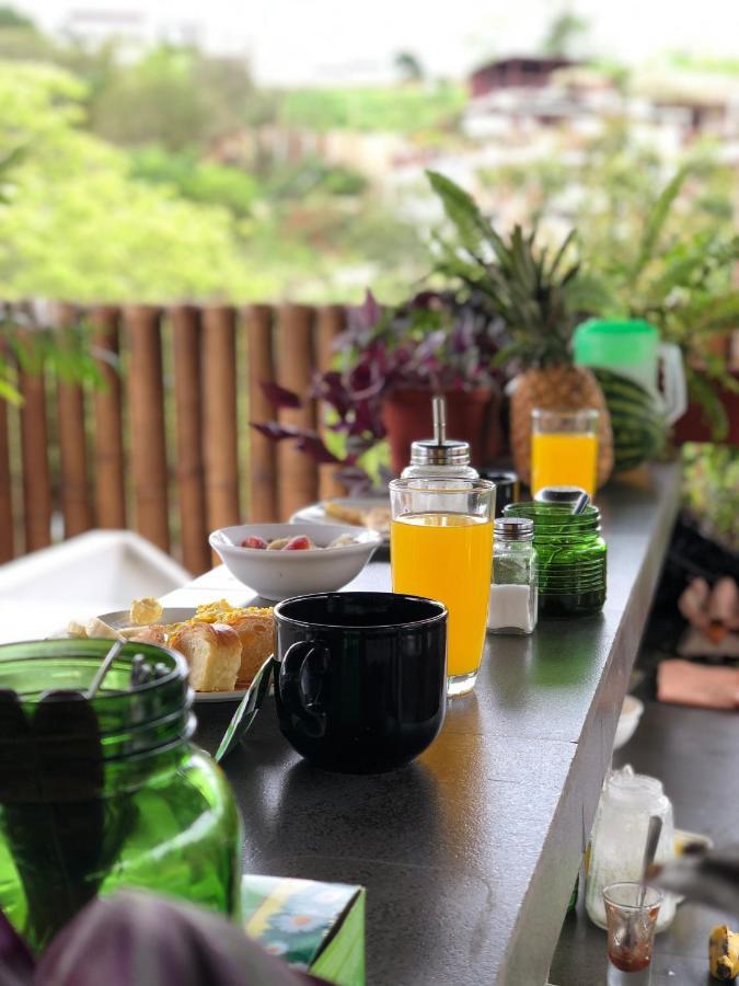 Kiwi Suites Hostel Montanita Ngoại thất bức ảnh