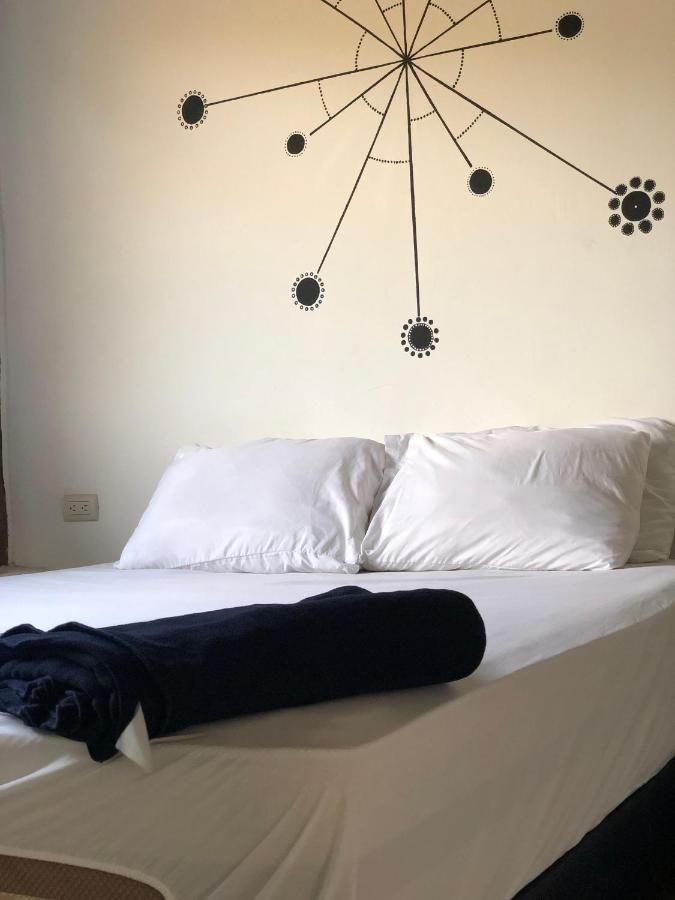 Kiwi Suites Hostel Montanita Ngoại thất bức ảnh