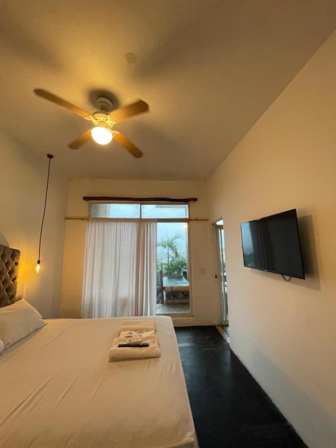 Kiwi Suites Hostel Montanita Ngoại thất bức ảnh