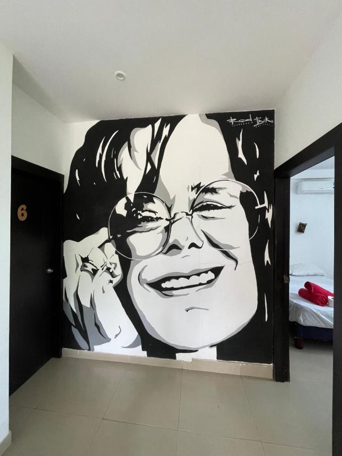 Kiwi Suites Hostel Montanita Ngoại thất bức ảnh